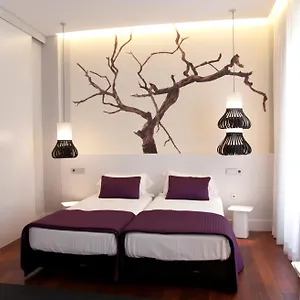 Khu Otel